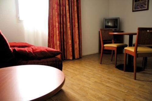 Aerel Hotel Aeroport Бланьяк Номер фото