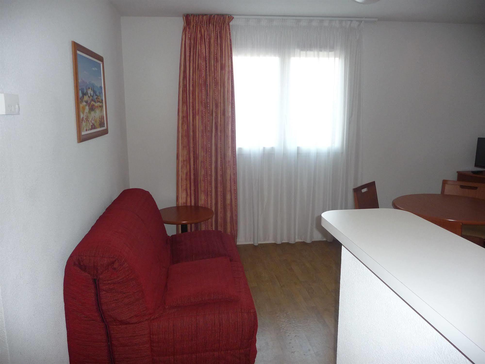 Aerel Hotel Aeroport Бланьяк Екстер'єр фото