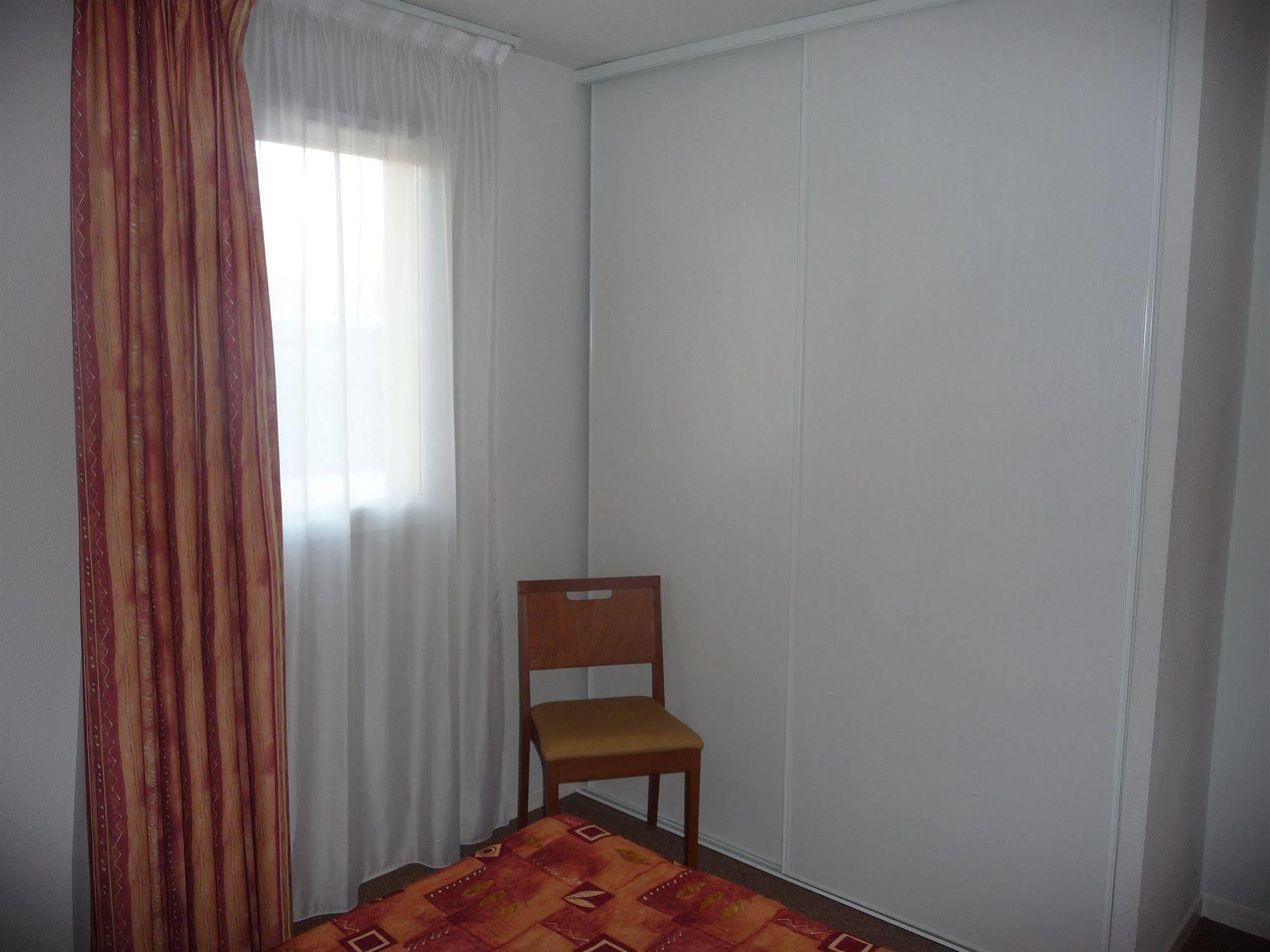 Aerel Hotel Aeroport Бланьяк Екстер'єр фото